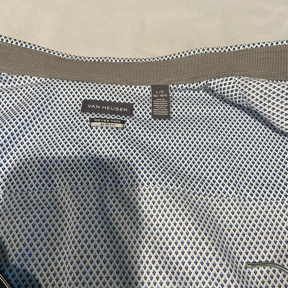 Van Heusen size L(16-16 1/2) excellent condition